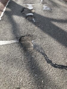 slecht asvalt - foto aangeleverd