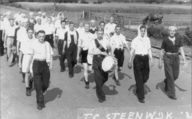 70 jaar Avond4daagse (foto uit documentaire 70 jaar Avond4daagse Steenwijk)