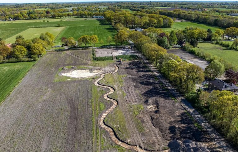 Aanleg dorpspark Willemsoord Foto Loonbedrijf en Kraanverhuur Ferry de Lange