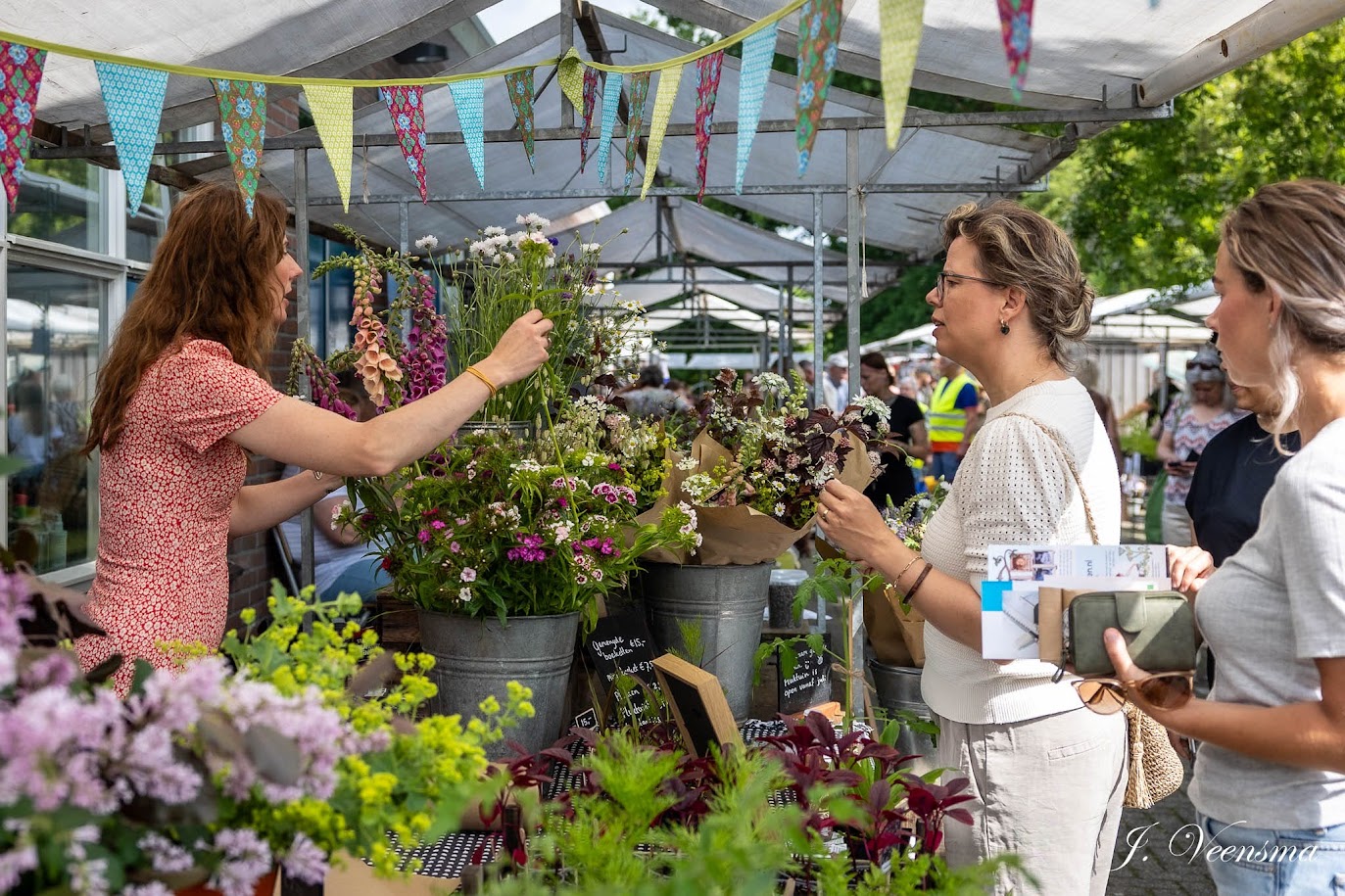 bloemenkraam op het tuinfestival (foto: J. Veensma).